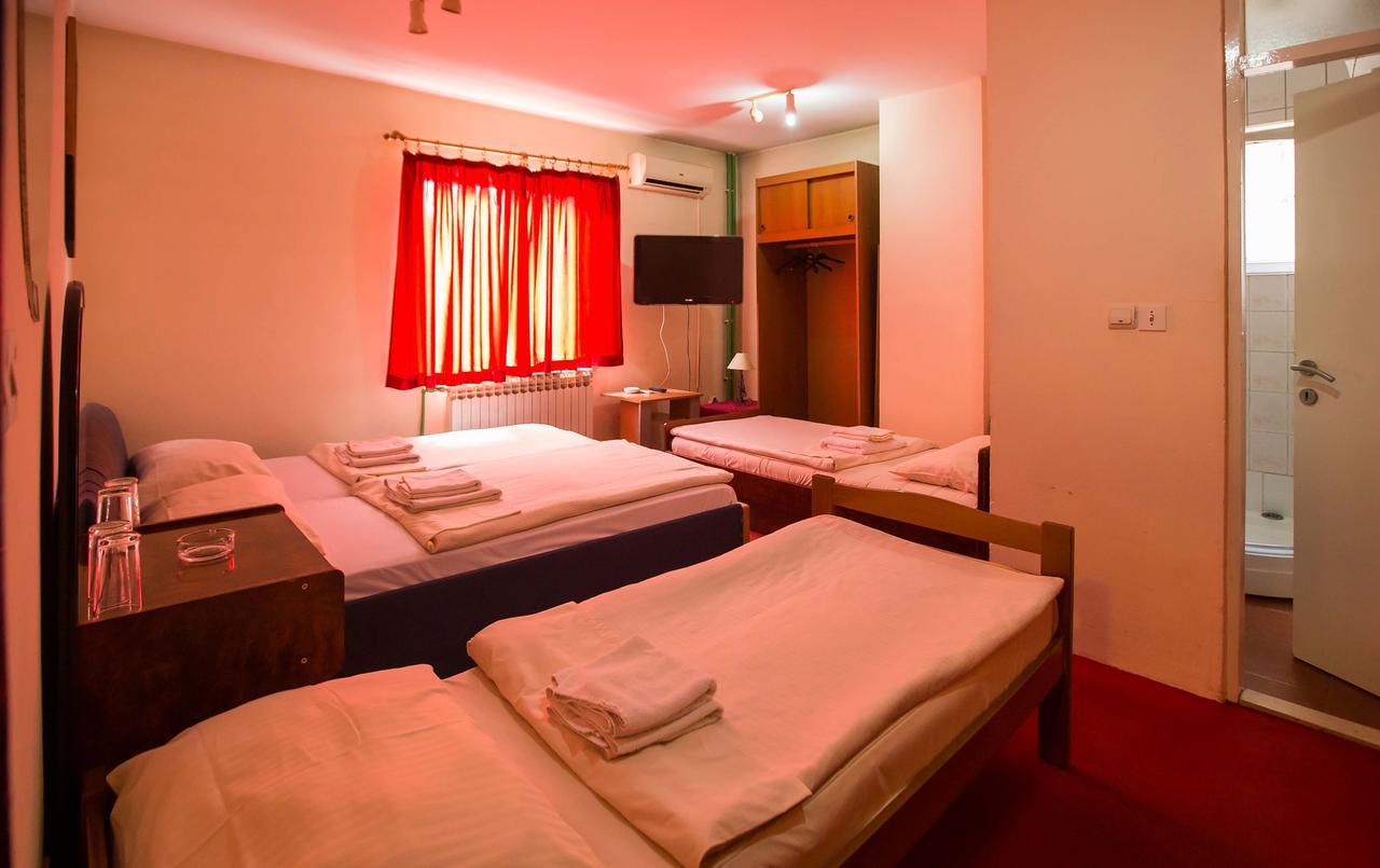 Jet Star Motel Zivinice Екстер'єр фото